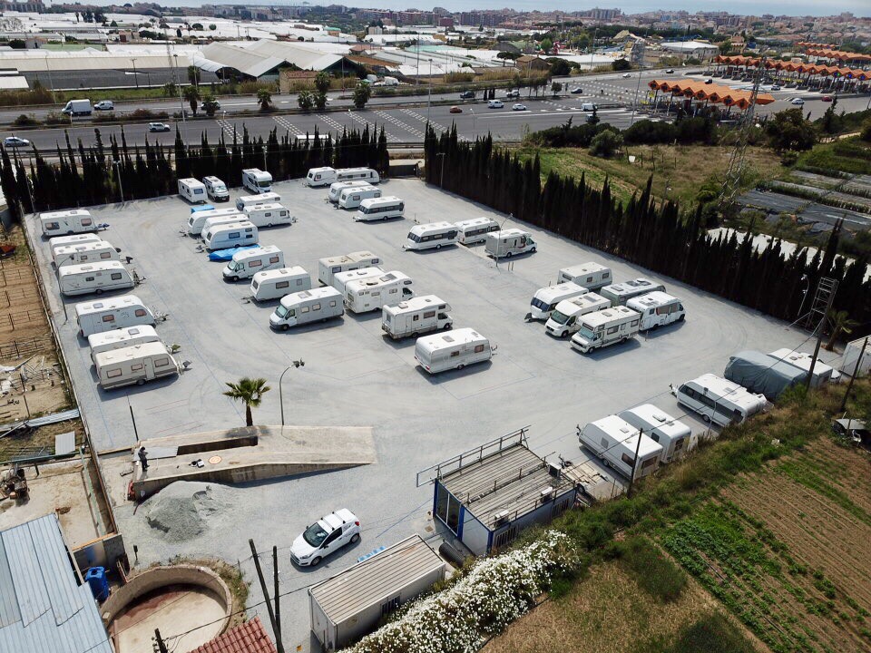 Parking caravanas y autocaravanas em Puigdelfi na WALLAPOP